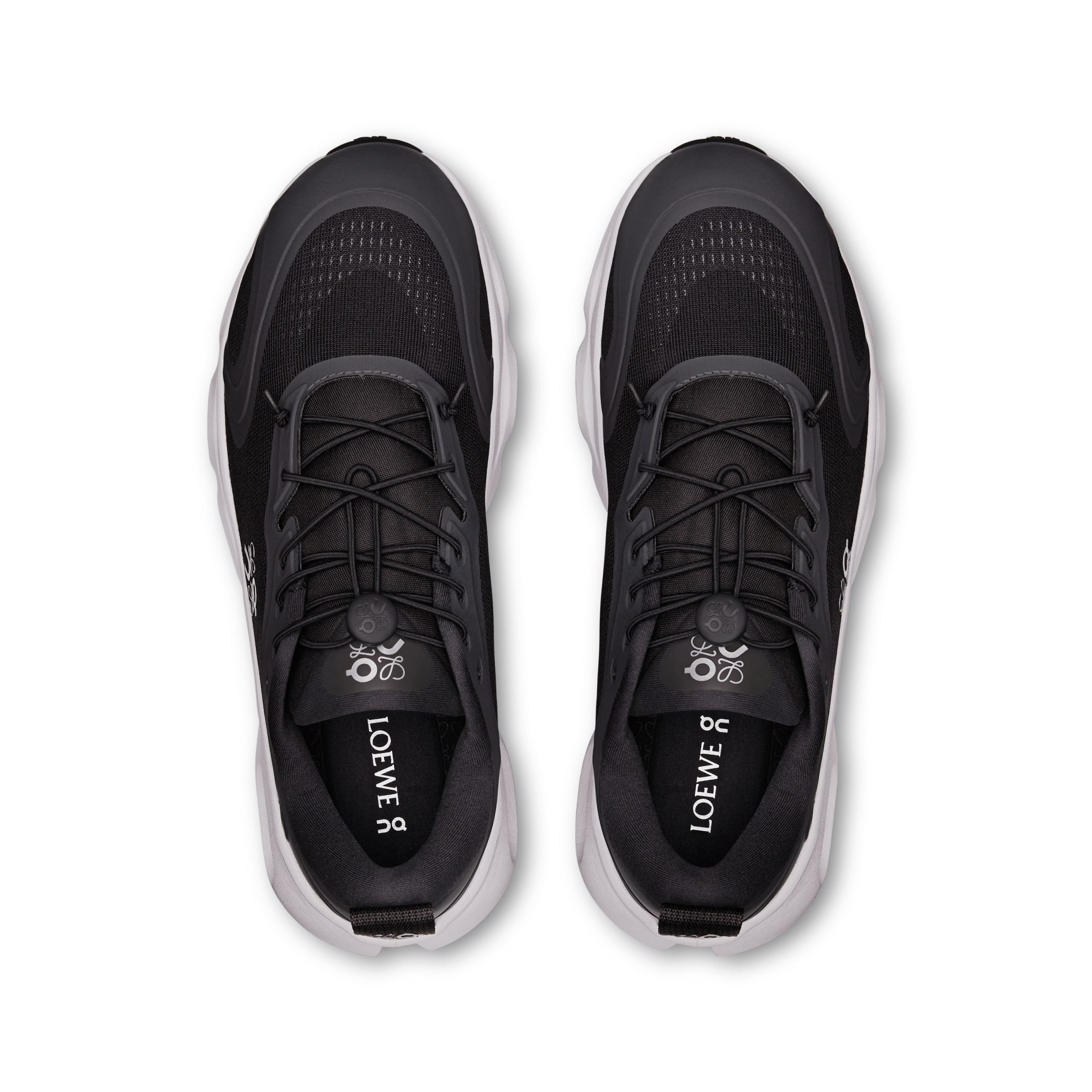 On Cloudsolo LOEWE | Black-White-On Worldwide