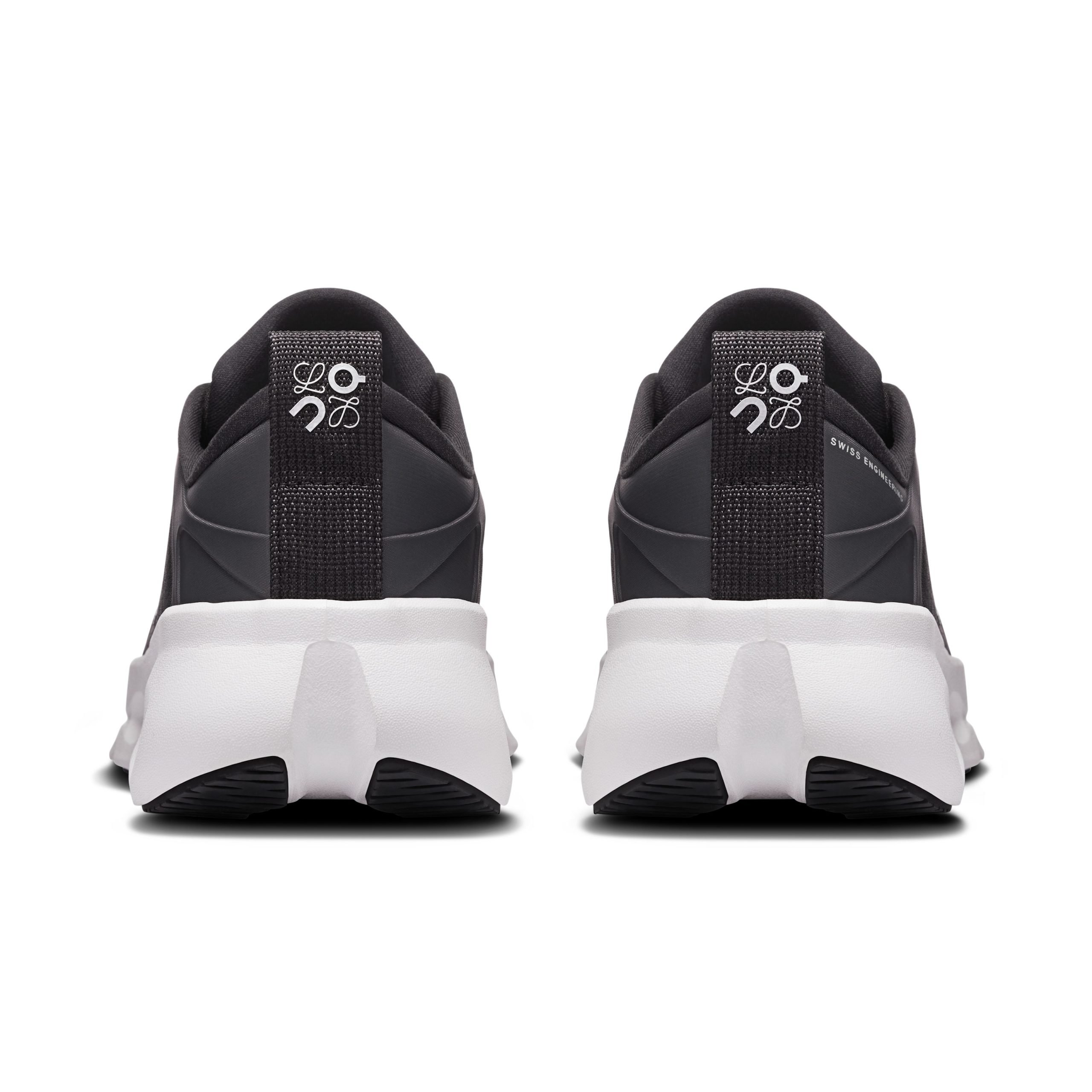 On Cloudsolo LOEWE | Black-White-On Worldwide